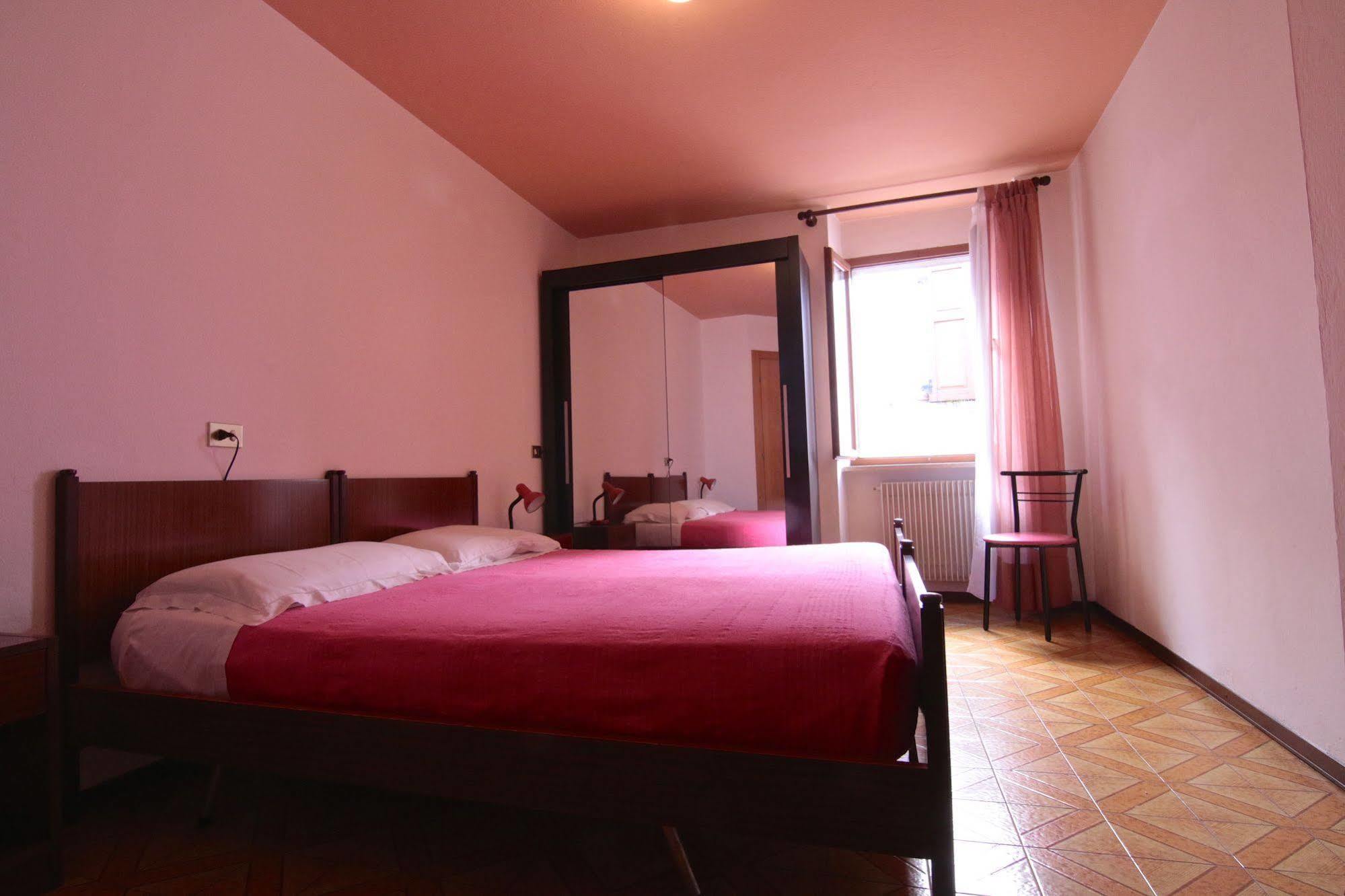 Mama Apartments Riva del Garda Luaran gambar
